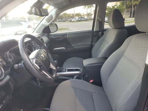 Used 2022 Toyota Tacoma SR5 w/ Technology Package image 14