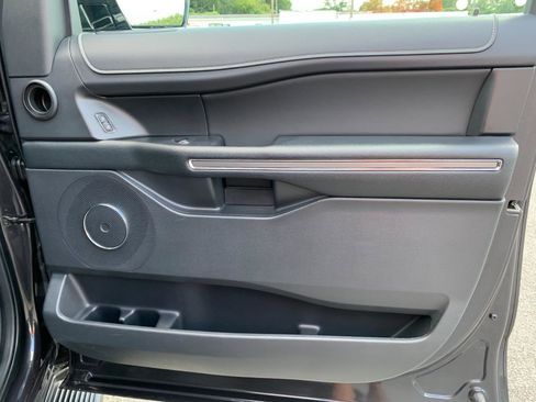 Used 2024 Ford Expedition Max XLT image 41