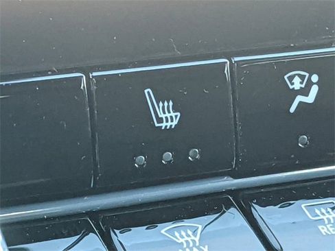 New 2025 GMC Canyon Elevation w/ Convenience Package image 25