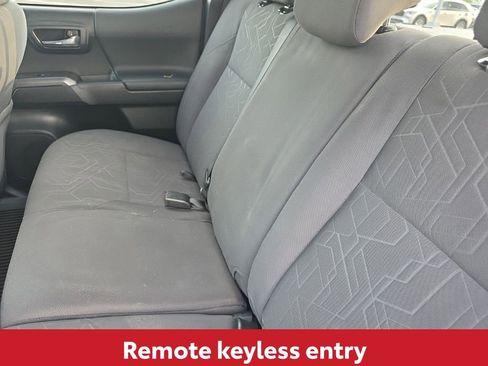 Used 2018 Toyota Tacoma TRD Off-Road image 18