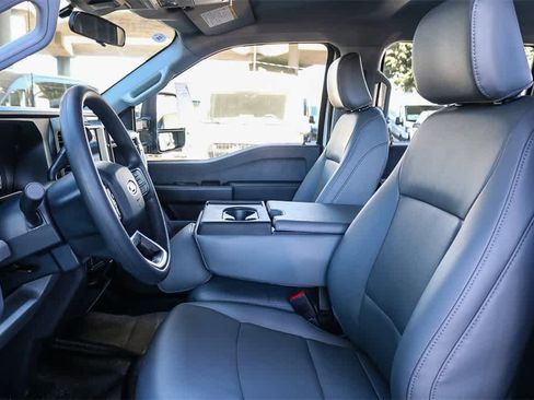 New 2026 Ford F250 XL w/ XL Chrome Package image 25