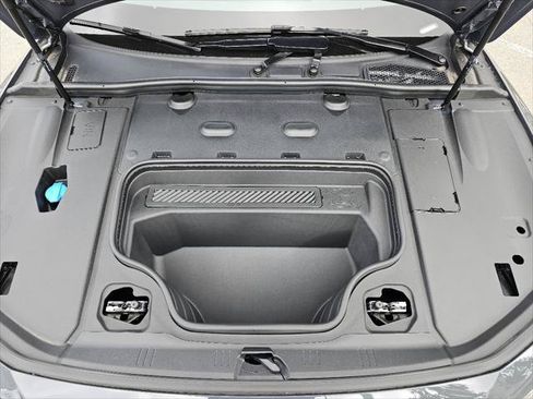 Used 2025 Audi A6 e-tron Premium w/ Premium Plus AWD/4WD image 8