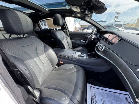 Used 2017 Mercedes-Benz S 550 Sedan w/ Premium Package image 17