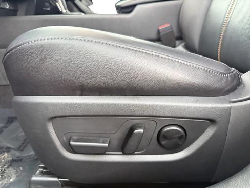 Used 2025 MAZDA CX-50 AWD 2.5 S w/ Premium Plus Pkg image 10