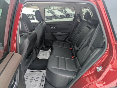 Used 2022 Nissan Rogue SV w/ SV Premium Package image 14