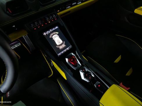Used 2022 Lamborghini Huracan EVO RWD image 23