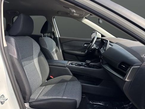 Used 2023 Nissan Rogue SV image 26