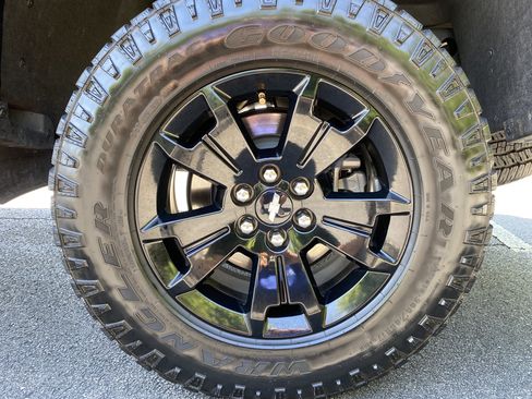 Used 2022 Chevrolet Colorado LT w/ Luxury Package RWD image 39
