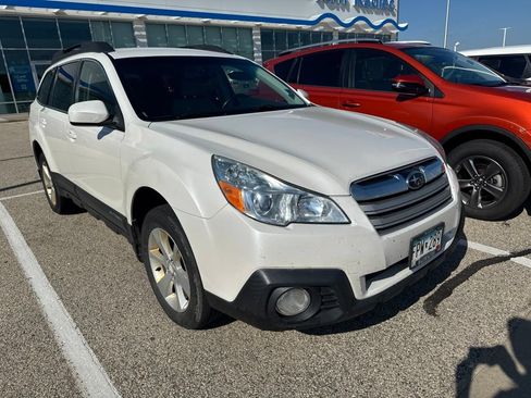 Used 2014 Subaru Outback 2.5i Premium AWD/4WD image 2