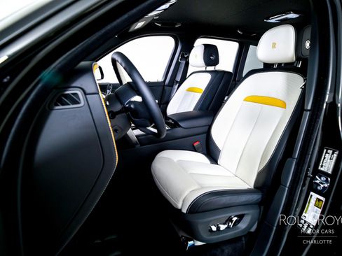 Used 2025 Rolls-Royce Cullinan AWD/4WD image 13