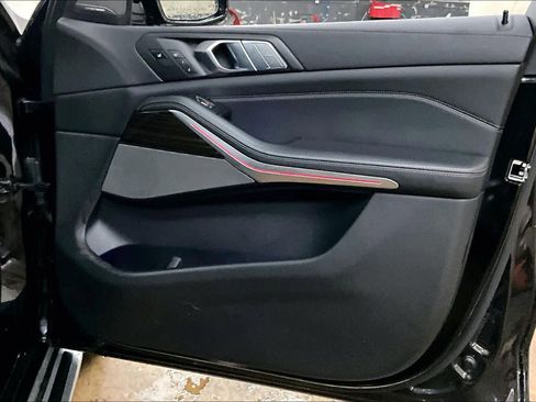 Used 2019 BMW X7 xDrive50i w/ M Sport Package image 27