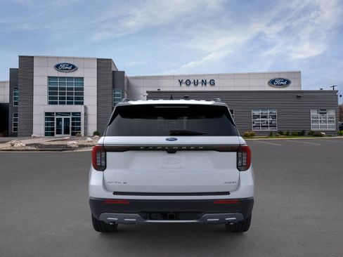 New 2026 Ford Explorer Active w/ Active Comfort Package image 5