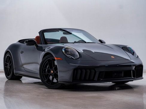 Certified 2025 Porsche 911 Carrera GTS image 8