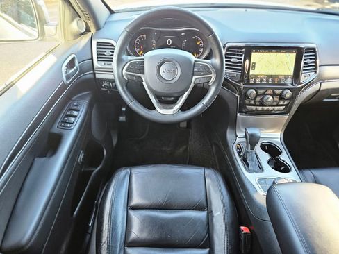 Used 2022 Jeep Grand Cherokee Limited image 10