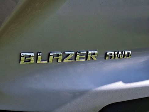 Used 2025 Chevrolet Blazer LT AWD/4WD image 32