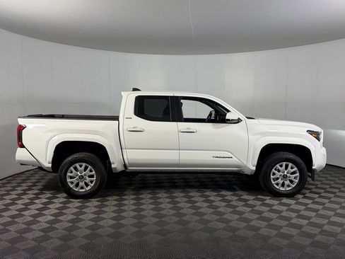 Used 2025 Toyota Tacoma SR5 image 7