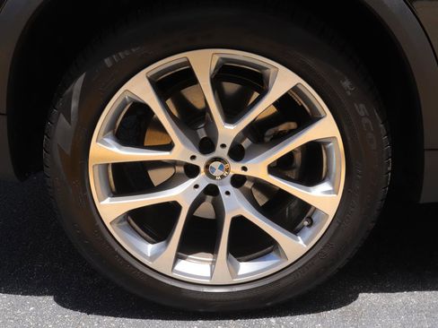 Used 2026 BMW X5 sDrive40i w/ Premium Package RWD image 44