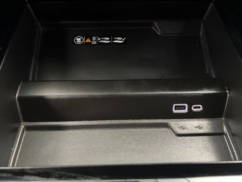 Used 2025 Chevrolet Tahoe LT image 45