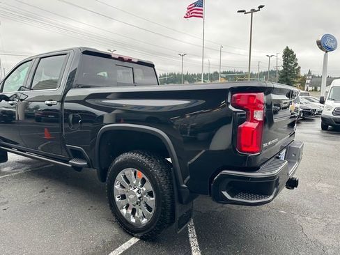 Used 2023 Chevrolet Silverado 2500 High Country w/ Z71 Off-Road Package image 5