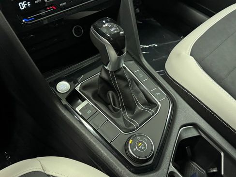 New 2025 Volkswagen Taos SE image 11