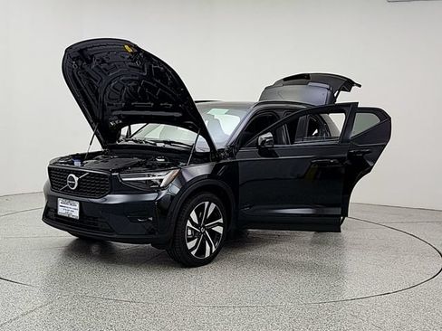 New 2026 Volvo XC40 B5 Ultra w/ Climate Package AWD/4WD image 9