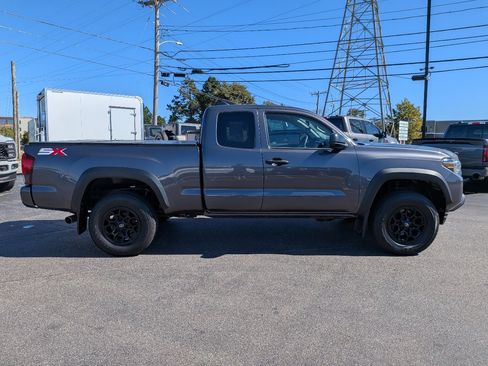 Used 2021 Toyota Tacoma SR w/ SX Package AWD/4WD image 3