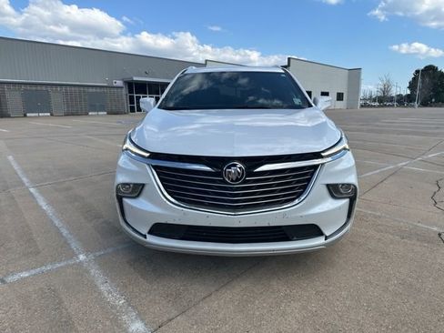 Used 2024 Buick Enclave Premium FWD image 2