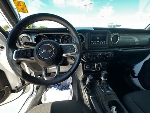 Used 2019 Jeep Wrangler Unlimited Sahara AWD/4WD image 14