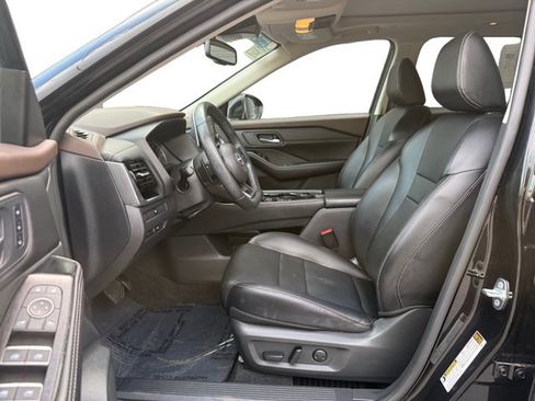 Used 2023 Nissan Rogue SL AWD/4WD image 10