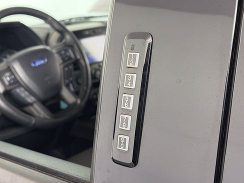 Used 2020 Ford F150 XLT w/ Equipment Group 302A Luxury AWD/4WD image 18