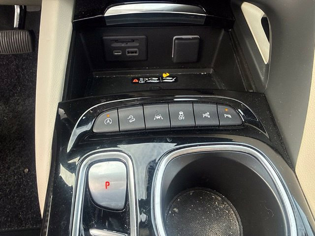 Used 2023 Buick Envision Avenir AWD/4WD image 16