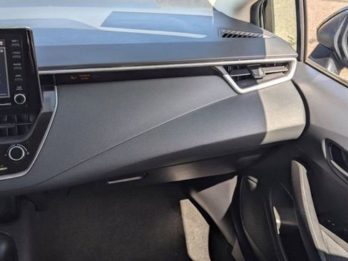 Used 2022 Toyota Corolla LE image 17