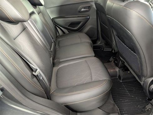 Used 2019 Chevrolet Trax LT w/ LT Convenience Package image 28