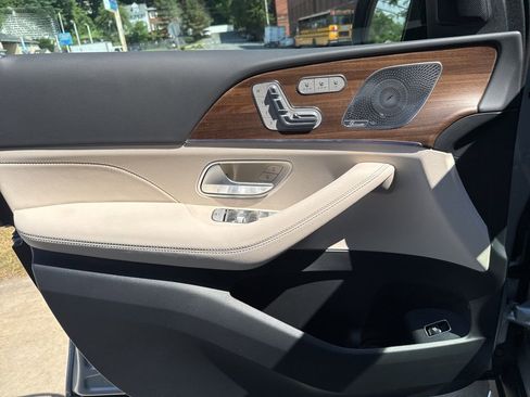 New 2025 Mercedes-Benz GLS 450 4MATIC image 16