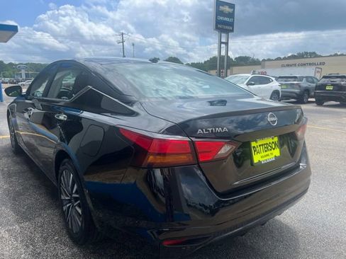 Used 2025 Nissan Altima 2.5 SV FWD image 8