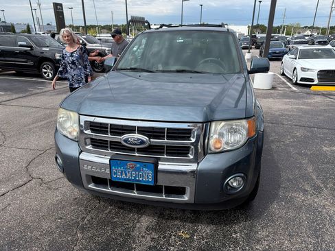 Used 2011 Ford Escape Limited w/ 302A Rapid Spec Order Code AWD/4WD image 2
