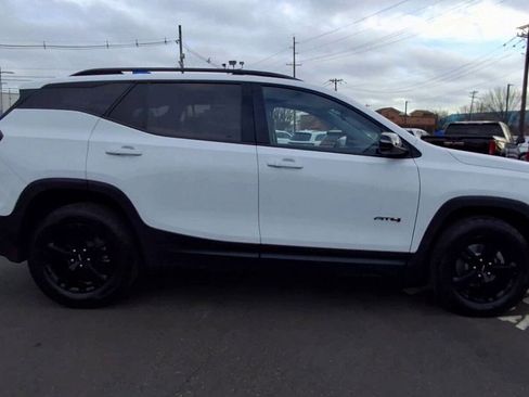 Used 2022 GMC Terrain AT4 w/ Infotainment Package II image 9