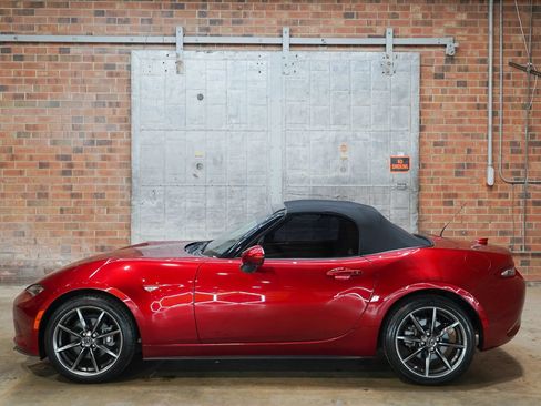 Used 2019 MAZDA MX-5 Miata Grand Touring RWD image 1
