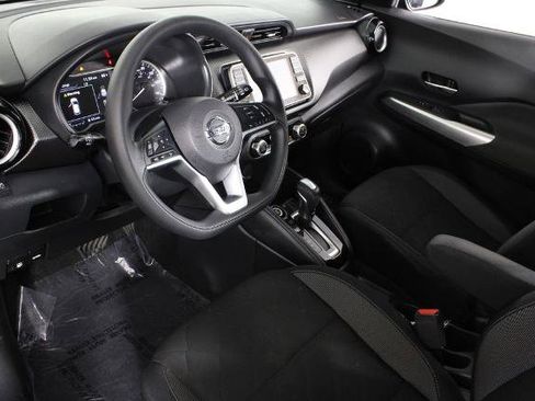 Certified 2019 Nissan Kicks SV image 17