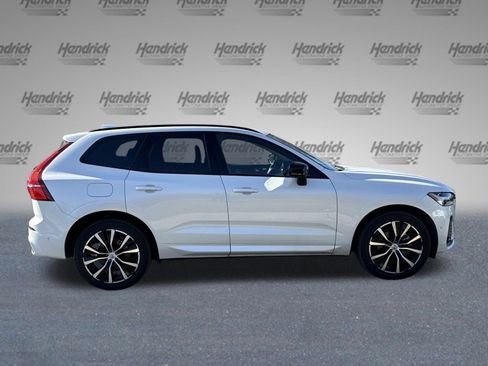 Used 2025 Volvo XC60 B5 Plus image 11