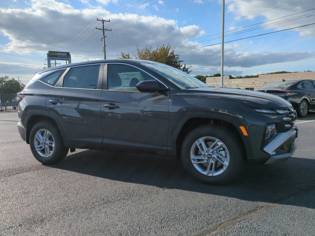 Used 2026 Hyundai Tucson SE AWD/4WD image 2