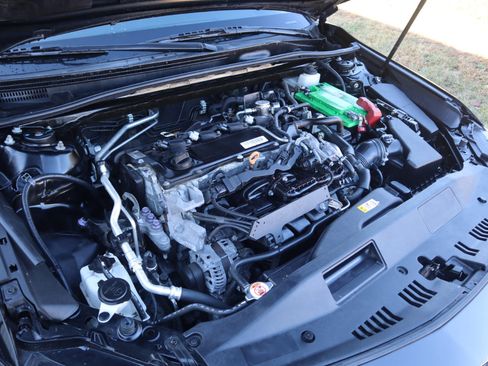 Used 2019 Toyota Camry SE image 32