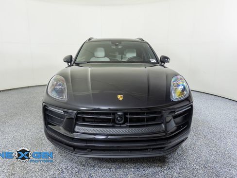 Used 2024 Porsche Macan AWD/4WD image 2