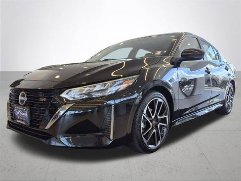 Certified 2025 Nissan Sentra SR FWD image 2