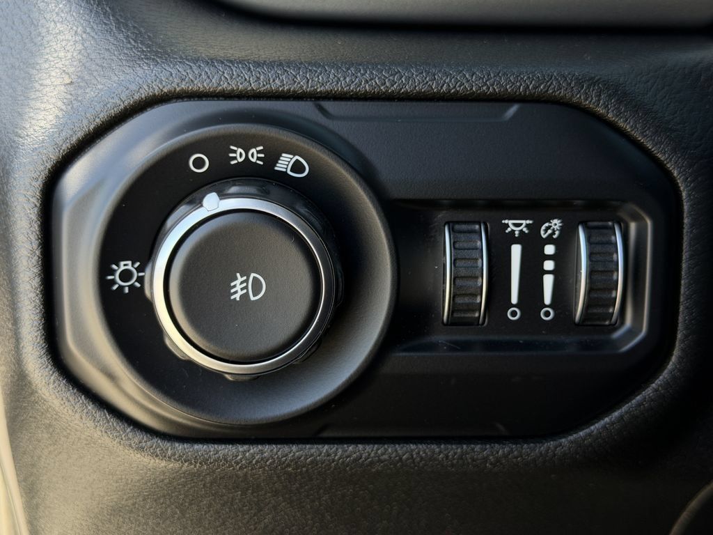 Used 2021 Jeep Wrangler Sport AWD/4WD image 22