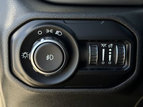 Used 2021 Jeep Wrangler Sport AWD/4WD image 22
