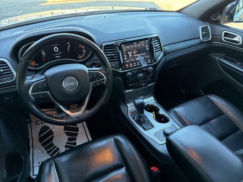Used 2020 Jeep Grand Cherokee Limited image 16