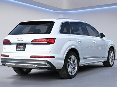 Certified 2023 Audi Q7 2.0T Premium w/ Convenience Package image 2