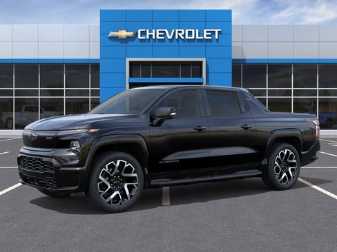 Used 2024 Chevrolet Silverado EV RST AWD/4WD image 2