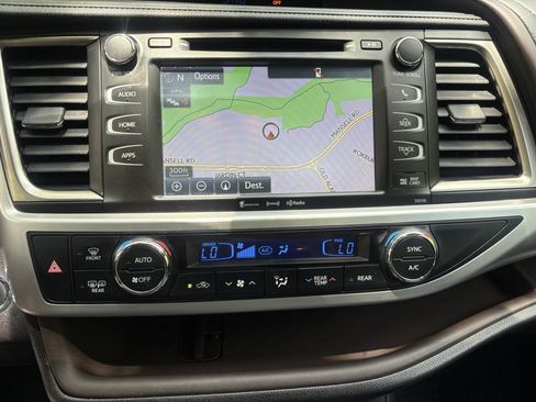 Used 2016 Toyota Highlander XLE FWD image 33